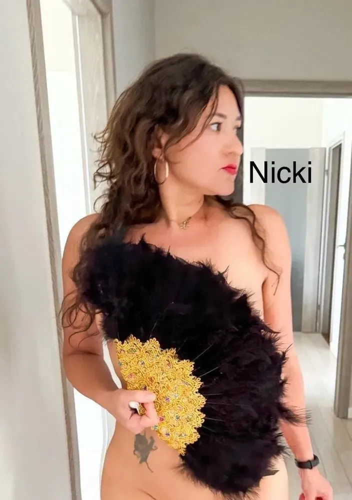 Niki - Tantra Island