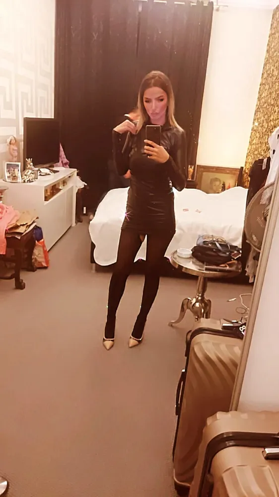 Klara - Mona Roses v Berlin +493083229067 // sex schůzky, sex rande, hobby děvky, děvky, prostitutky, shemale, transky
