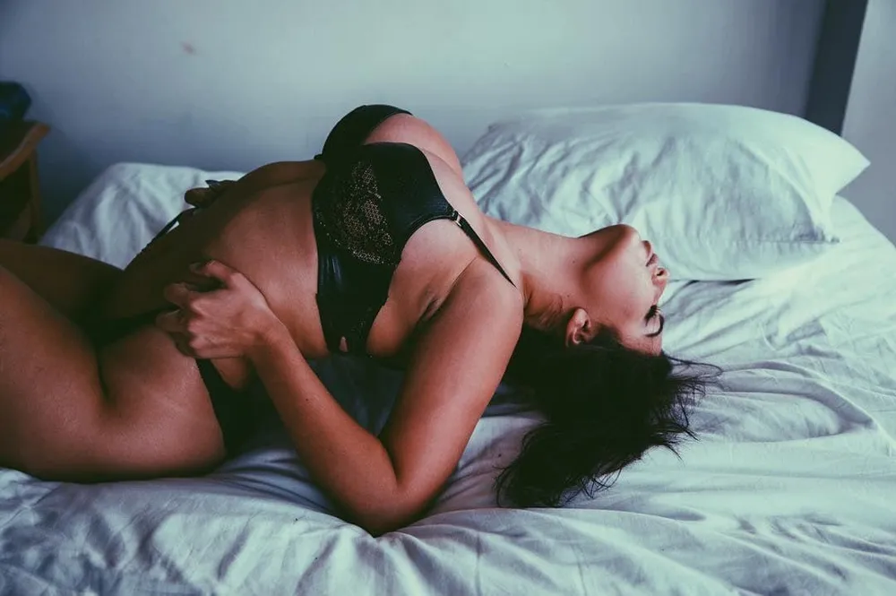 Valentina - Mona Roses v Berlin +493083229067 // sex schůzky, sex rande, hobby děvky, děvky, prostitutky, shemale, transky