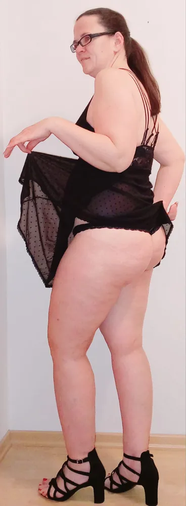 Rike - Mona Roses v Berlin +493083229067 // sex schůzky, sex rande, hobby děvky, děvky, prostitutky, shemale, transky