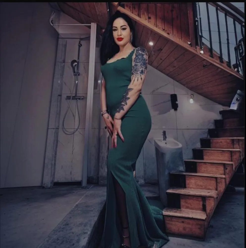 Lady Gloria - Lady Discreet v Berlin +493036759370 // sex schůzky, sex rande, hobby děvky, děvky, prostitutky, shemale, transky