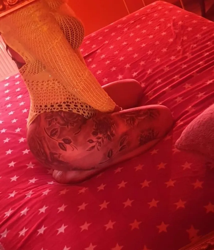 Delia - Lady Discreet v Berlin +493036759370 // sex schůzky, sex rande, hobby děvky, děvky, prostitutky, shemale, transky