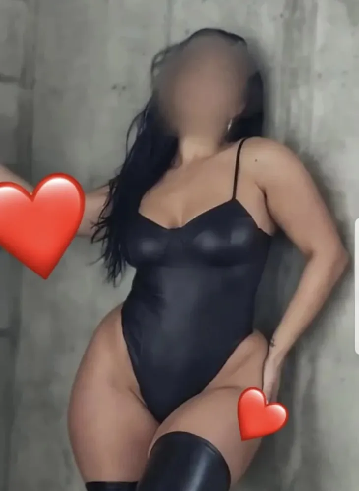 Sarah - Lady Discreet v Berlin +493036759370 // sex schůzky, sex rande, hobby děvky, děvky, prostitutky, shemale, transky