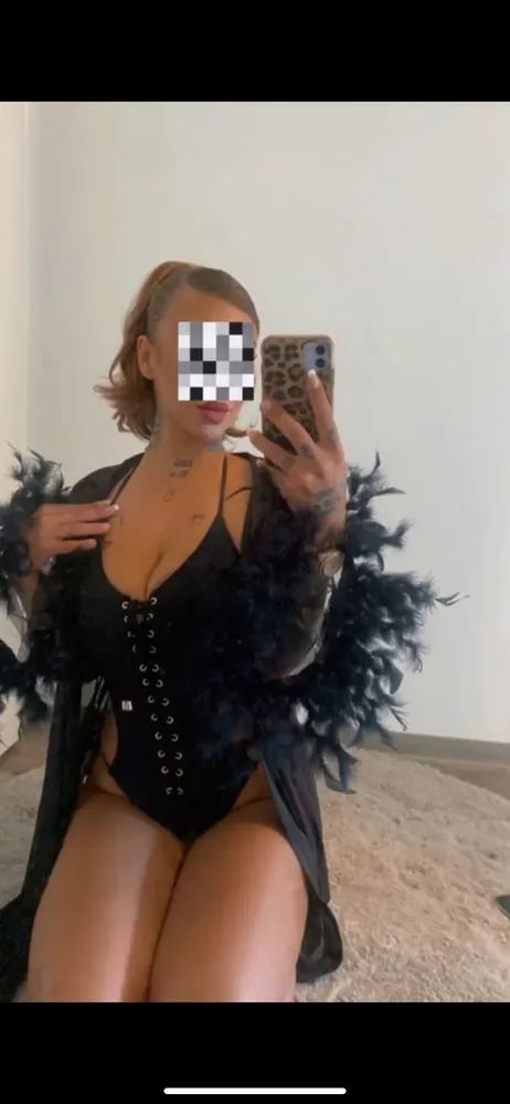 Emilia - Lady Discreet v Berlin +493036759370 // sex schůzky, sex rande, hobby děvky, děvky, prostitutky, shemale, transky