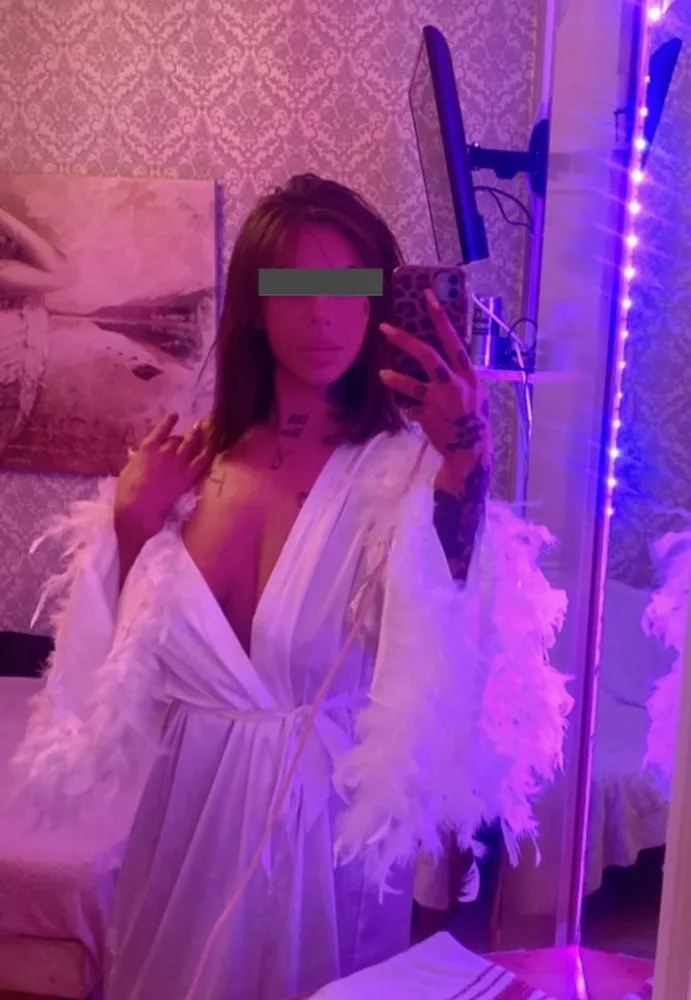 Emilia - Lady Discreet v Berlin +493036759370 // sex schůzky, sex rande, hobby děvky, děvky, prostitutky, shemale, transky