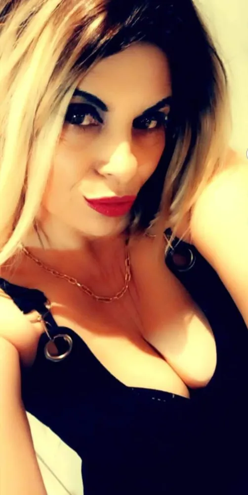 Angelika - Lady Discreet in Berlin +493036759370 // sex meetings, sex date, hobby whores, whores, prostitutes, shemale, trannies