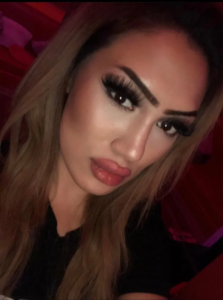 Chanel - Lady Discreet v Berlin +493036759370 // sex schůzky, sex rande, hobby děvky, děvky, prostitutky, shemale, transky