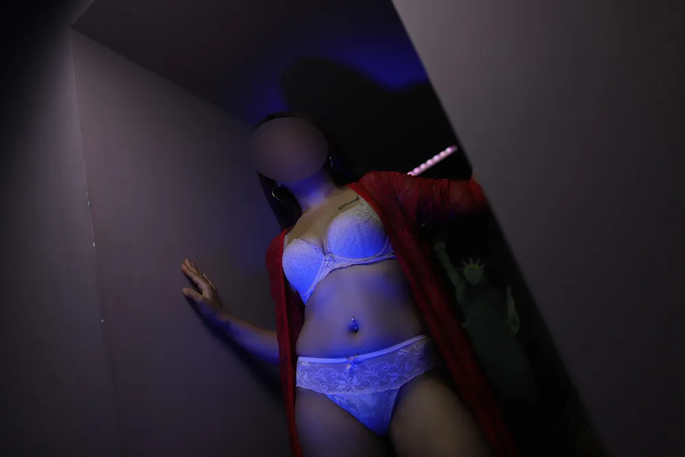 Denissa - Lady Discreet v Berlin +493036759370 // sex schůzky, sex rande, hobby děvky, děvky, prostitutky, shemale, transky