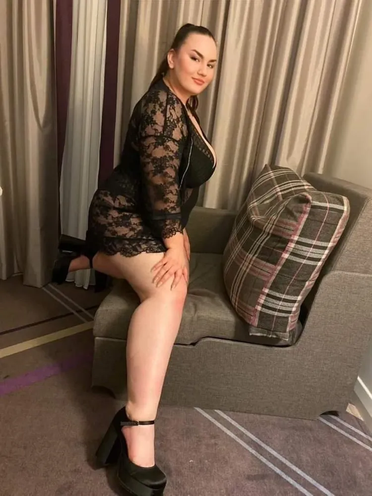 Olga - Lady Discreet v Berlin +493036759370 // sex schůzky, sex rande, hobby děvky, děvky, prostitutky, shemale, transky