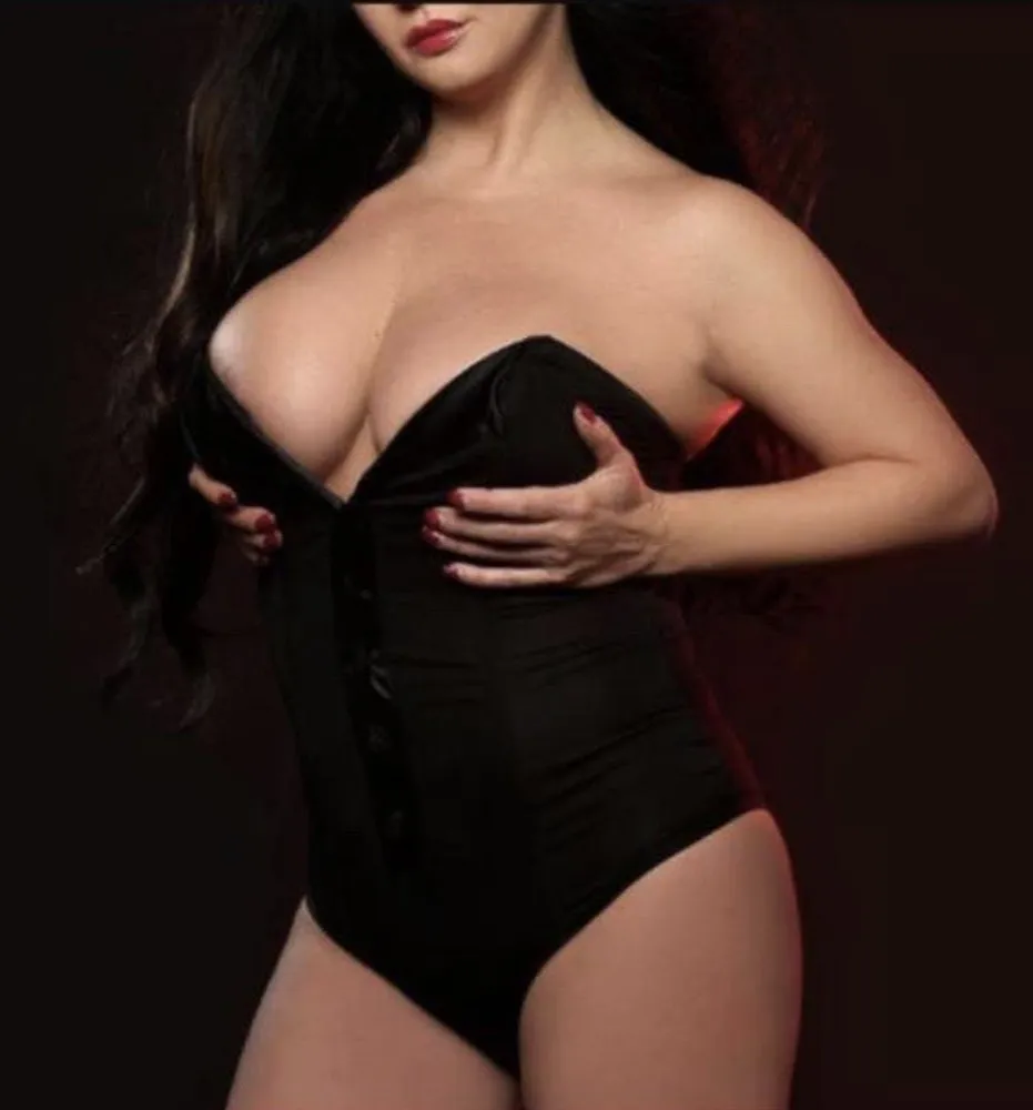 Amelia- Berlin City Girls in Berlin 030/57792021 // întâlniri de sex, întâlniri de sex, curve de hobby, curve, prostituate, transexuali, transexuali