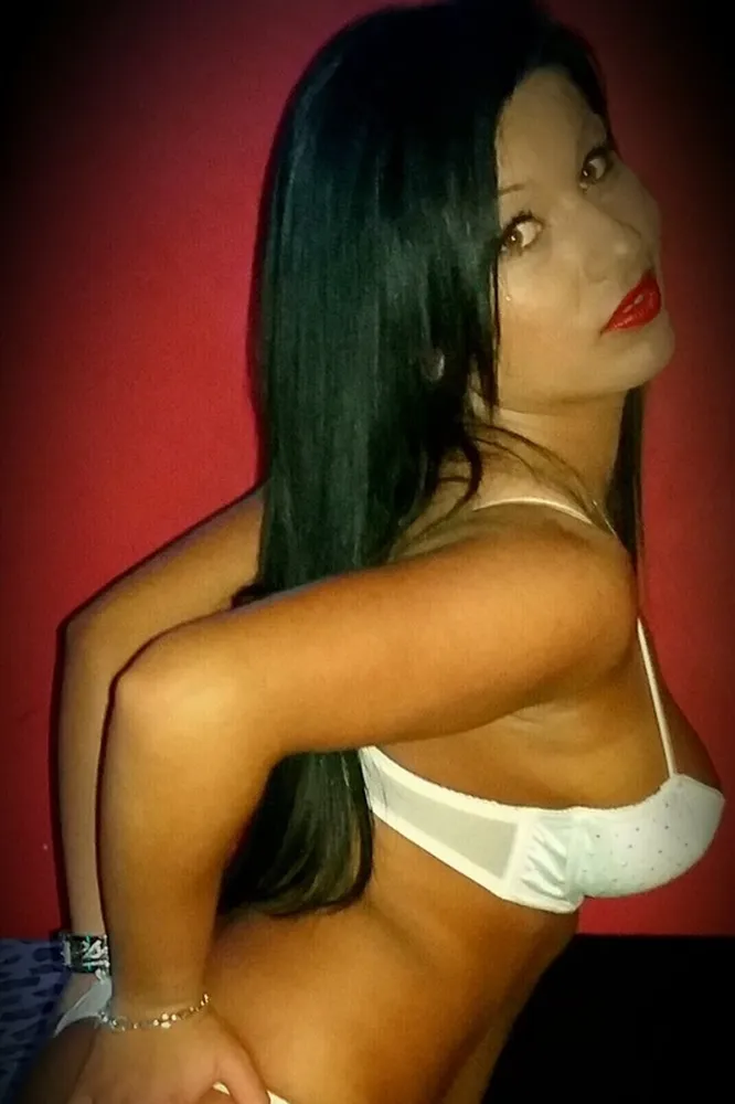 Delia - Club Rouge in Karlsruhe +4915510143479 // întâlniri de sex, întâlniri de sex, curve de hobby, curve, prostituate, transexuali, transexuali