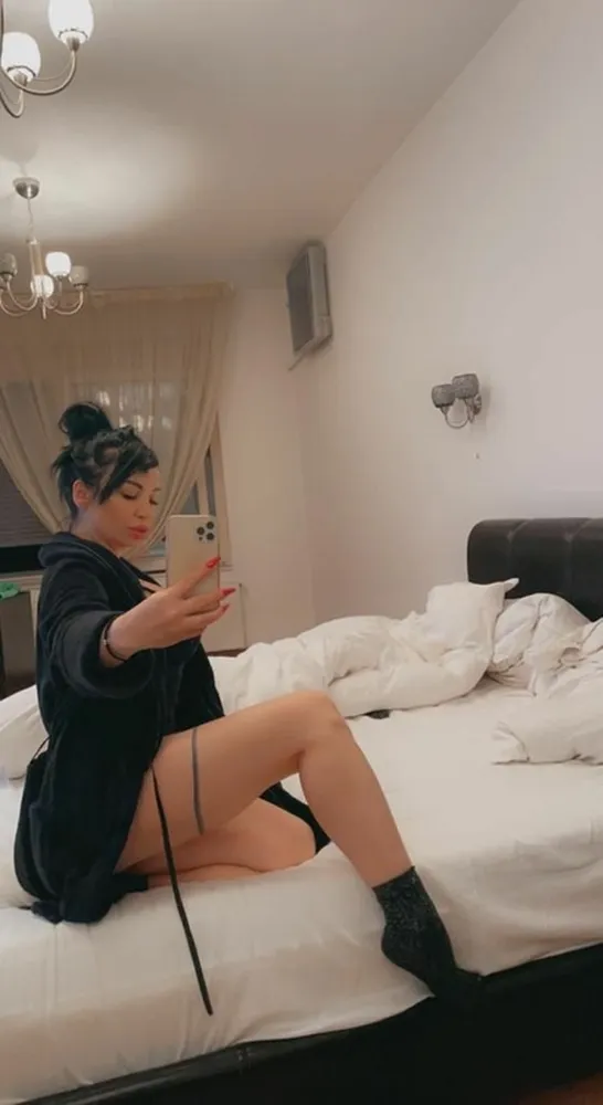 Emanuella - Club Rouge in Karlsruhe +4915510143479 // szex találkozók, szex randi, hobbikurvák, kurvák, prostituáltak, shemale, transzneműek