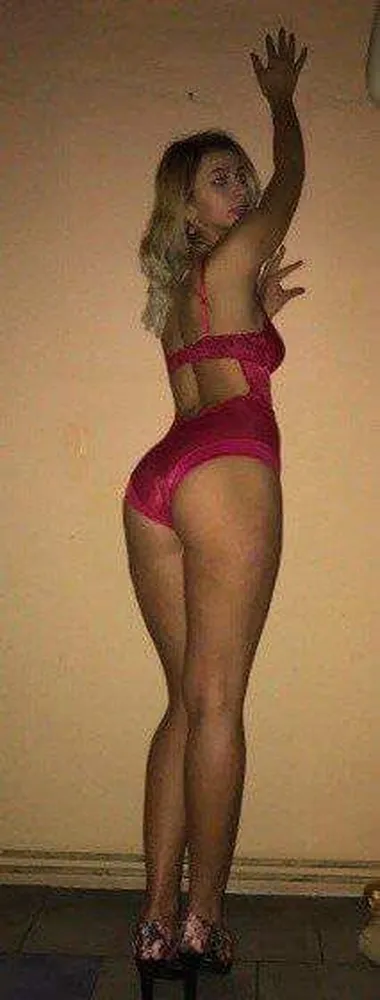 Vivien - Club Rouge in Karlsruhe +4915510143479 // szex találkozók, szex randi, hobbikurvák, kurvák, prostituáltak, shemale, transzneműek