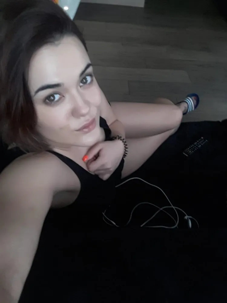 Luder Lola - Kitties Suite v Bürstadt +4962065192290 // sex schůzky, sex rande, hobby děvky, děvky, prostitutky, shemale, transky